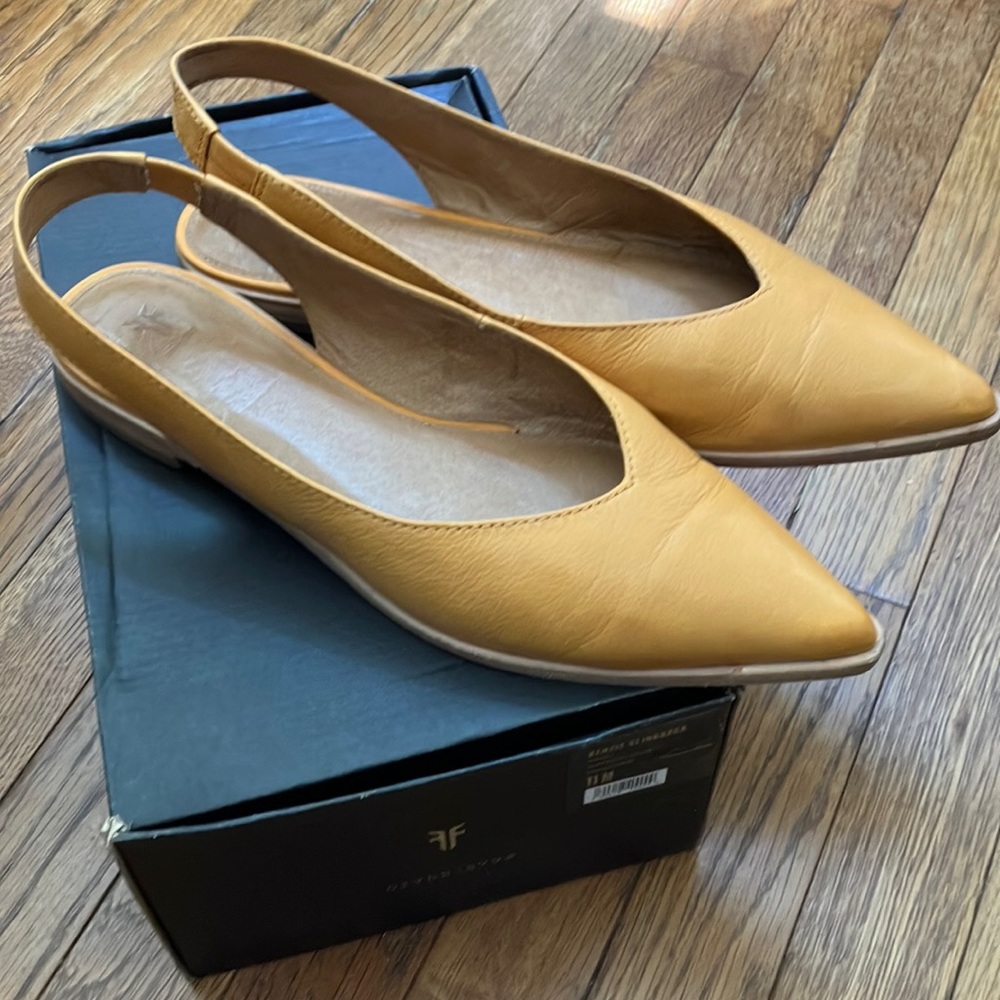 FRYE Kenzie Slingback Flats. Size 11M